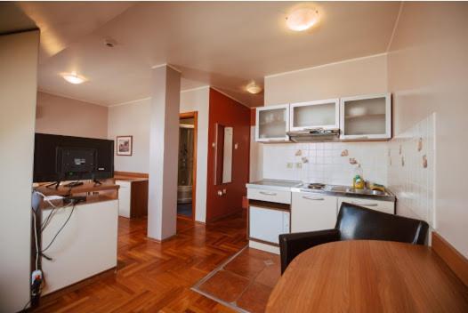 Car Royal Apartments And Rooms Novi Sad Buitenkant foto