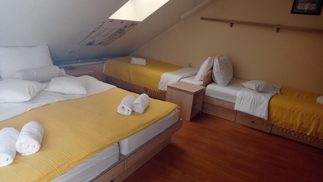 Car Royal Apartments And Rooms Novi Sad Buitenkant foto